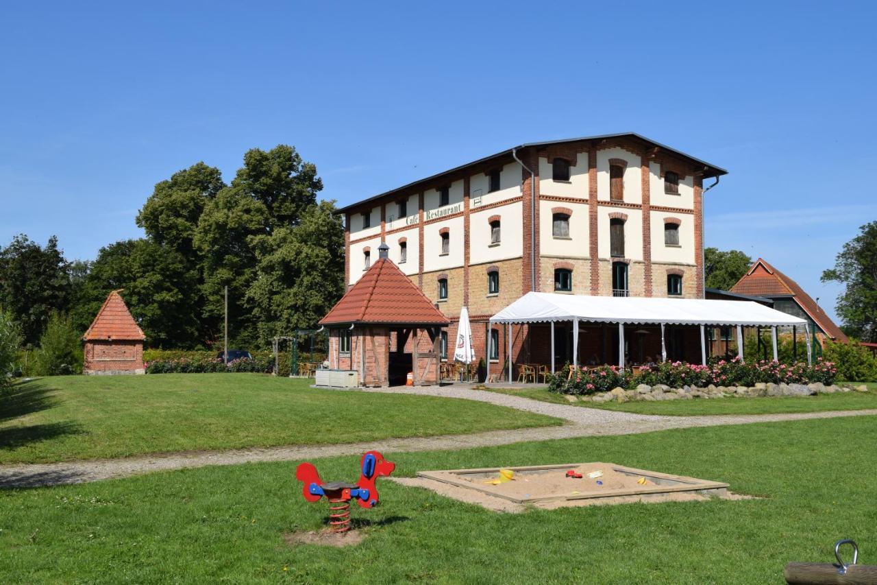 Ferienanlage Gutshaus Gramkow Exterior foto